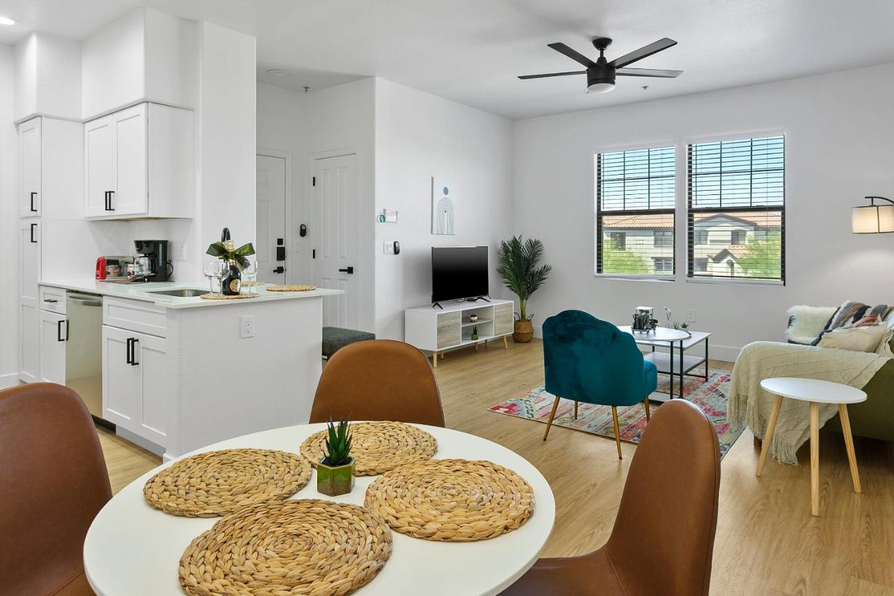 Cozysuites Glendale By The Stadium With Pool 05 Eksteriør billede
